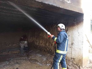 Kömürlük Yangını Evi Kullanılmaz Hale Getirdi