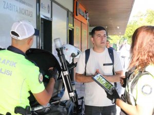 Scooterda Biri Çocuk 4 Kişiyle Ölüme Meydan Okuyan Yolculuk