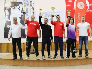 Menteşeli Karatecilerden 18 Altın Madalya