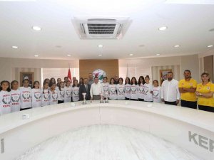 Şampiyonlar Kupaları Başkan Tütüncü’ye Götürdü