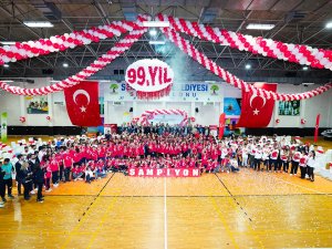 Şampiyonlar, Şölen Havasında Ödüllerini Aldı
