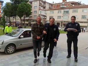 6 Milyon Değerinde Altın Ve Döviz Çalan Şahıslar Tutuklandı