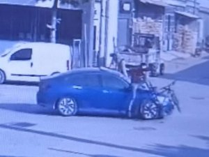 Bursa’da Otomobil İle Çarpışan Bisikletin Sürücüsü Böyle Havalandı
