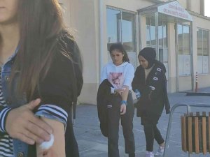 Ardahan’da Gıda Zehirlenmesi: 25 Öğrenci Hastaneye Kaldırıldı
