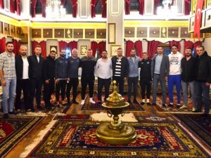 Yunusemre’de Futbol Altyapı Antrenörleri Toplandı