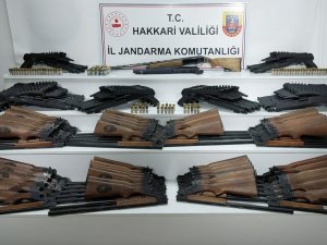 Yüksekova’da Çok Sayıda Silah Ele Geçirildi
