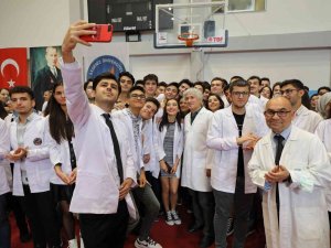 Geleceğin Hekimleri Beyaz Önlüklerini Giydi