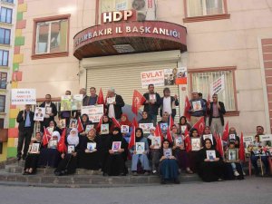 Aileler Çağrıda Bulunuyor, Anneler Evlat Nöbetine Katılmaya Devam Ediyor