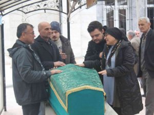 Tiyatro Sanatçısı Mustafa Karadeniz Son Yolculuğuna Uğurlandı