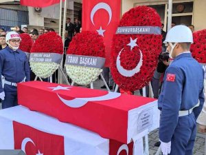 Pençe Kilit Bölgesinde Şehit Olan Uzman Çavuş Bozkurt, Batman’da Son Yolculuğunda Uğurlandı
