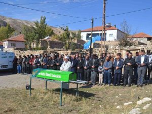 Şehit Annesi Son Yolculuğuna Uğurlandı