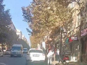 Arabanın Arkasında Patenle Yolculuk Kazaya Davetiye Çıkardı