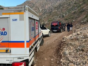 Siirt’te Odun Keserken Kayalıklardan Düşen Genç Hayatını Kaybetti