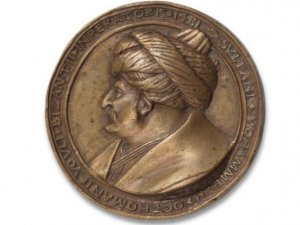 Fatih Sultan Mehmet’in Resmedildiği Madalyon 38 Bin Sterline Satıldı