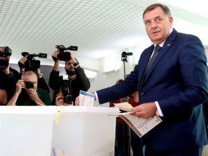 Bosna-hersek’te Ayrılıkçı Bosnalı Sırp Lider Dodik’in Seçim Galibiyeti Onaylandı