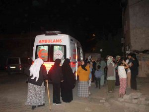 Bina Boşluğunda Yangın Çıkınca Dairelerinden Çıkamadılar