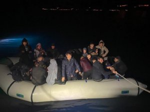Çanakkale’de 28 Düzensiz Göçmen Kurtarıldı