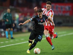 Uefa Avrupa Ligi: Kızılyıldız: 1 - Trabzonspor: 1 (İ̇lk Yarı)