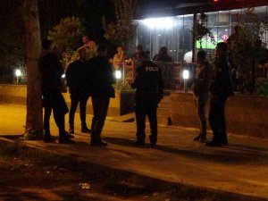 Yolda Yürürken Maganda Kurşunuyla Yaralandı