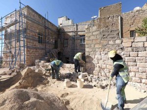Midyat’ın Tarihi Mekanları Yeniden Hayat Buluyor