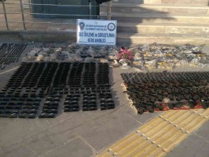 Kovalamaca Sonucu Yakalanan Minibüsten Cephanelik Çıktı