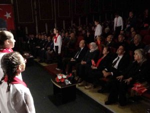 Adının Verildiği Okulun, Öğrencilerinin 29 Ekim Gösterisinde Duygulandı