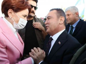 Akşener’den Başkan Böcek’e Övgü