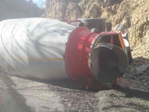 Tunceli’de Beton Mikseri Devrildi
