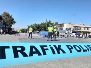 Konya’da Motosiklet Tır İle Çarpıştı: 2 Ölü