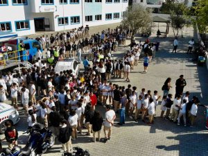 Bodrum’da Öğrencilere Uygulamalı Emniyet Kemeri Eğitimi Verildi