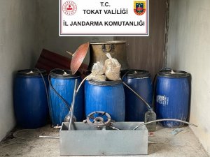 Tokat’ta Bin 200 Litre Kaçak İçki Ele Geçirildi