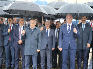 Rize'de 29 Ekim Cumhuriyet Bayramı Kutlamaları Yağmur Altında Başladı