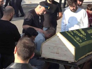 Pendik’te Eşi Tarafından Öldürülen Kadın Toprağa Verildi