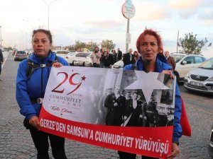 Kadınlardan 120 Kilometrelik Cumhuriyet Yürüyüşü: Türk Bayrağını Sinop’tan Samsun’a Getirdiler