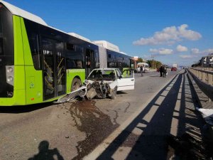 Otobüs İle Otomobil Çarpıştı: 1 Kişi Yaraladı
