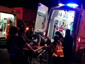 Ticari Taksi İle Otomobil Çarpıştı: 5 Yaralı