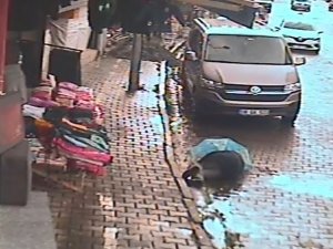 Artvin’de Esnafın Müdahalesi Yaşlı Adamı Hayatta Tuttu