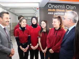 Lisede ‘Matematik Koridoru’ Oluşturuldu