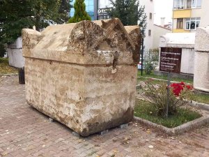 İ̇nşaat Kazısında Roma Dönemine Ait Lahit Bulundu