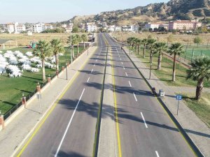 Salihli’de Asfaltlanan Yollara Çizgi Çalışması Yapıldı