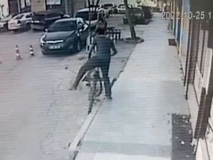Arkadaşının Menemen İsteğini Geri Çeviremedi, Bisikletinden Oldu