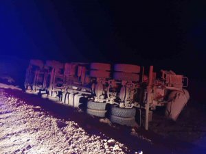 Beton Mikseri Devrildi: 1 Yaralı