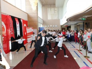 Hastanede 29 Ekim Coşkusu