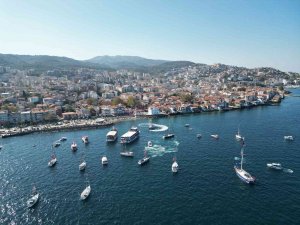 Bursa’da Cumhuriyet Bayramı Coşkusu Denize Taştı