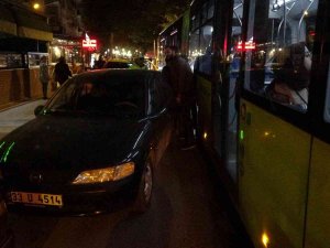 Trafiği Felç Eden Hatalı Parka Vatandaş Müdahale Etti