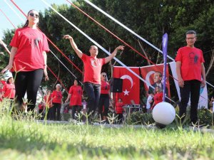 Mezitli’de ’99. Yılda 99 Zeybek’ Gösterisi