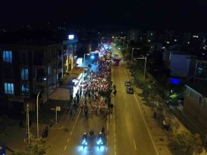 Sancaktepe’de Cumhuriyet Coşkusu Fener Alayı Ve Ebru Yaşar Konseri İle Yaşandı