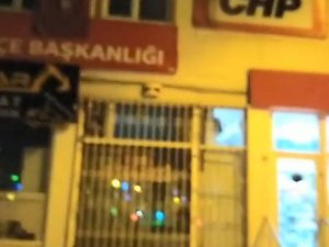 Çankırı’da Chp İlçe Başkanlığının Bulunduğu Binaya Molotofkokteyli Saldırı