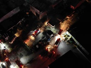 Sakarya’da Sünger Fabrikasındaki Yangın Kontrol Altına Alındı
