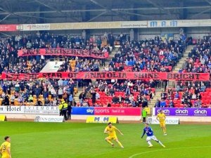 St. Johnstone Taraftarlarının Açtığı Eskişehirspor Pankartı İ̇skoçya Ligi’ne Damga Vurdu